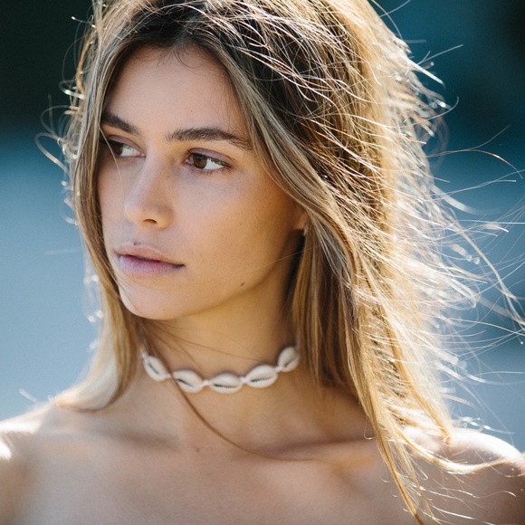 Natural Cowrie Sea Shell Choker Layering Necklace - Picture 6 of 7